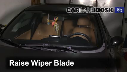 Front Windshield Wiper Blade Change: 2007 Alfa Romeo 147 T.Spark